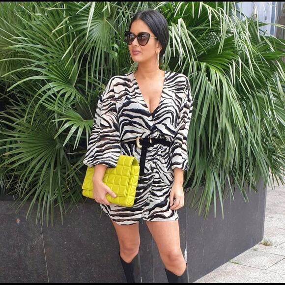 ZARA BLOGGER FAVORITE ANIMAL PRINT MINI DRESS TIGER - Picture 2 of 10